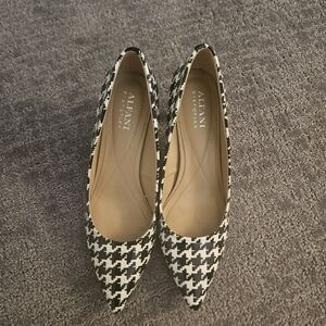 Alfani Women's Black and White Houndstooth Pumps